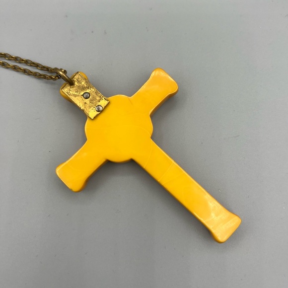 Bakelite Cross on Gold Tone Chain - Picture 4 of 5